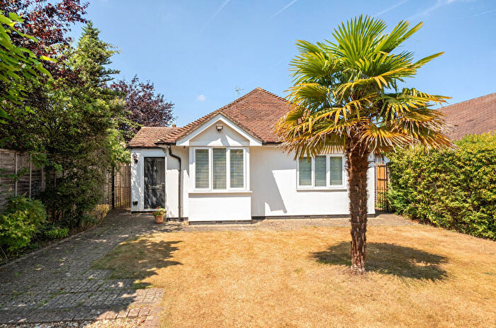 3 Bedroom Bungalow For Sale In Shepherds Lane, Bracknell, Berkshire, RG42
