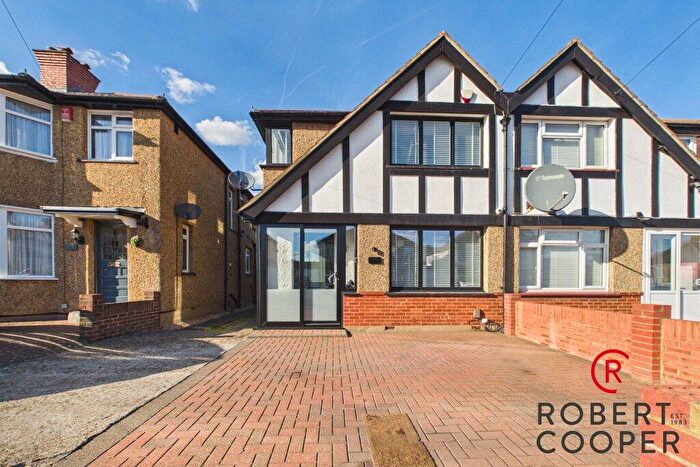 3 Bedroom Semi Detached House For Sale In Woodlands Avenue, Eastcote, HA4