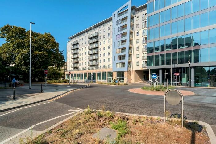 Studio To Rent In Woking, Surrey, GU21