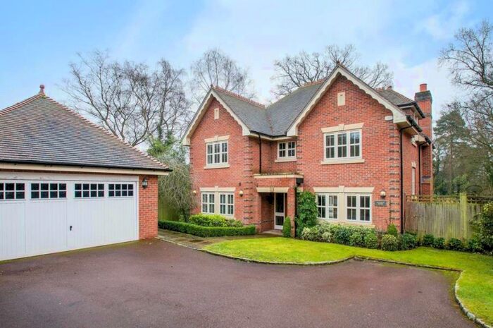 5 Bedroom Detached House To Rent In Woodham, GU21