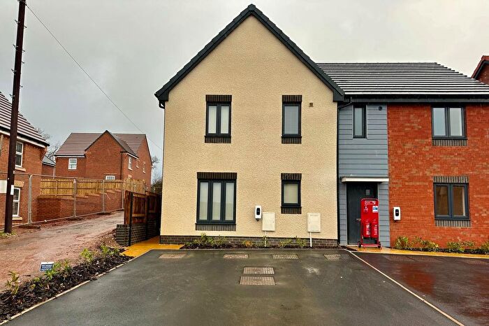 3 Bedroom Semi-Detached House To Rent In Monmouth Drive, Stafford, ST16