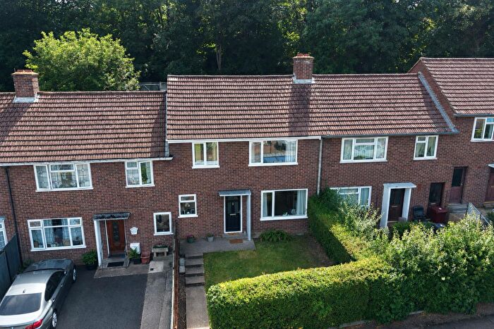 3 Bedroom Terraced House For Sale In Vale Crescent, Tilehurst, Reading, RG30