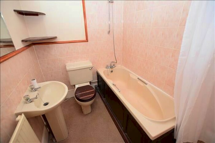 1 Bedroom Flat To Rent In Elphinstone Road, Hastings, TN34