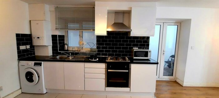 2 Bedroom Apartment To Rent In Cambridge Road, London, NW6
