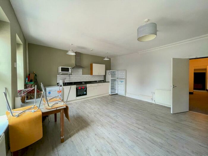 2 Bedroom Apartment To Rent In High Street, Bangor, Gwynedd, LL57