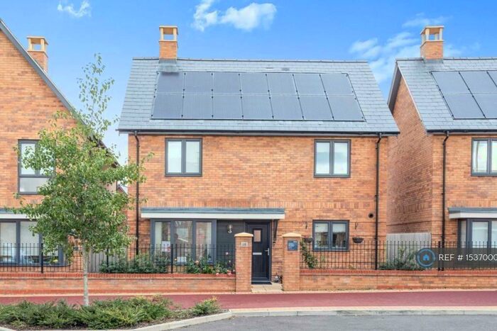 3 Bedroom Detached House To Rent In Longhorn Drive, Whitehouse, Milton Keynes, MK8