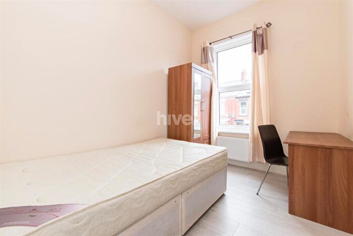 3 Bedroom Flat To Rent In Trewhitt Road, Heaton, Newcastle Upon Tyne, NE6