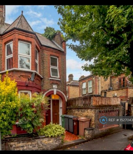 2 Bedroom Flat To Rent In Morieux Road, London, E10