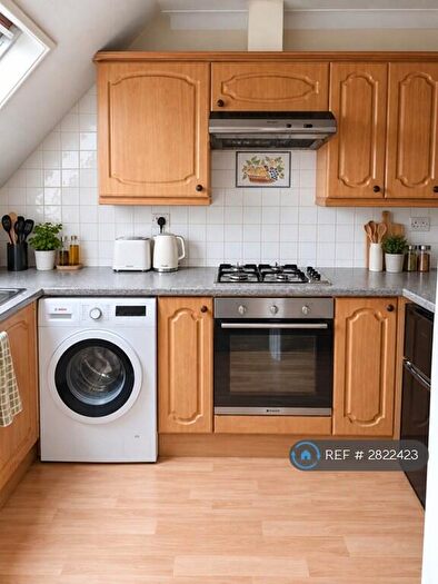 2 Bedroom Flat To Rent In Holdenhurst Road, Bournemouth, BH8
