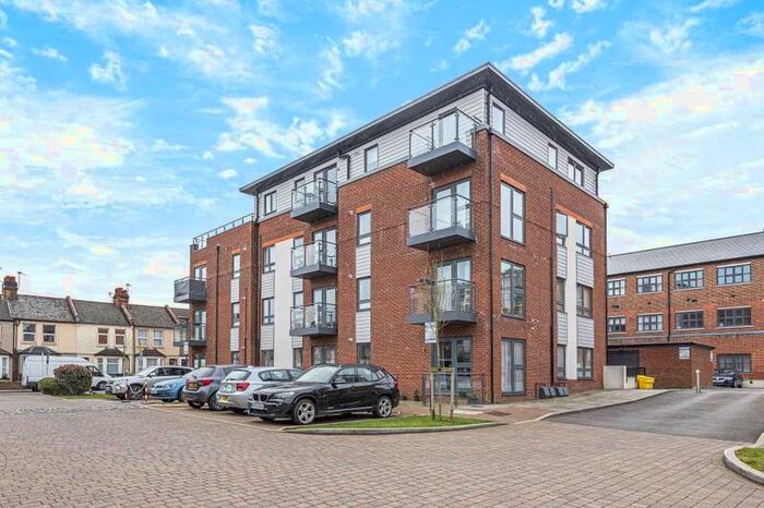 1 Bedroom Apartment To Rent In Watford, Greater London, WD18