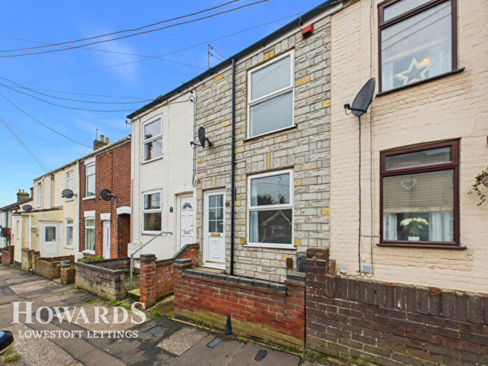 2 Bedroom End Of Terrace House To Rent In Moyes Road, Lowestoft, NR32
