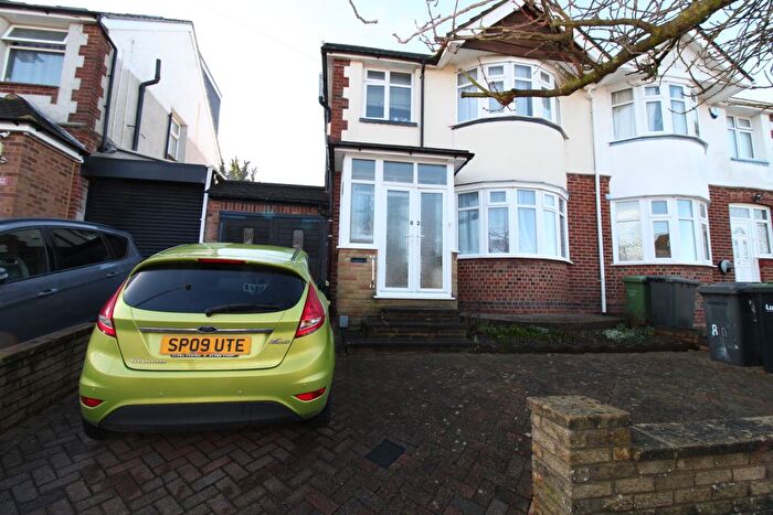 3 Bedroom Semi-Detached House To Rent In Walcot Avenue, Luton, LU2