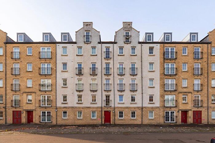 2 Bedroom Flat For Sale In / Giles Street, Edinburgh, EH6