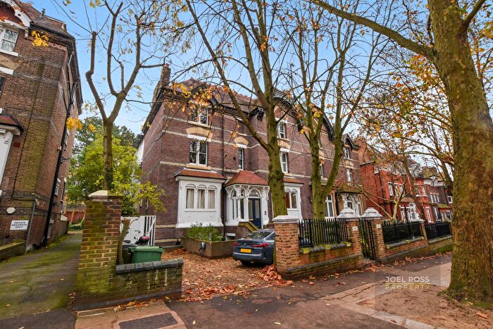 2 Bedroom Flat To Rent In Fitzjohns Avenue, London, NW3