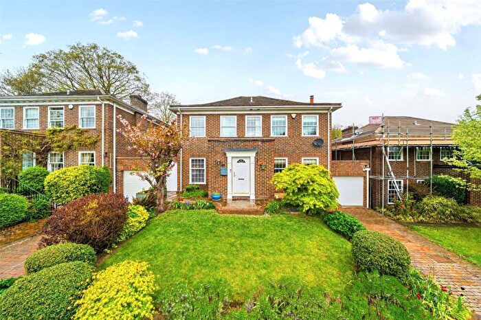 4 Bedroom Detached House For Sale In Copperfield Way, Chislehurst, BR7