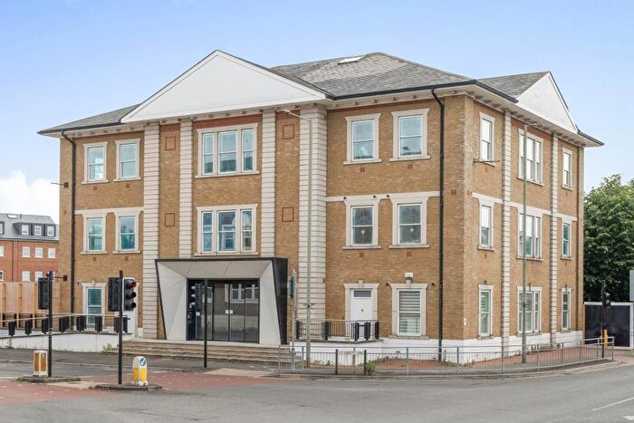 2 Bedroom Apartment To Rent In Chertsey, Surrey, KT16