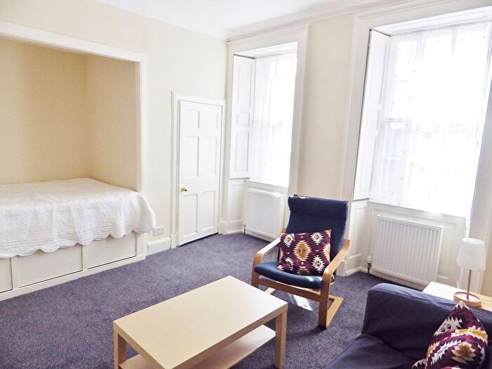 1 Bedroom Flat To Rent In Buccleuch Street, Newington, Edinburgh, EH8