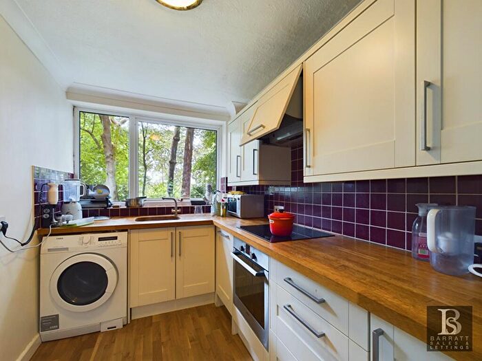 2 Bedroom Apartment To Rent In Lytham Court, Cardwell Crescent, Ascot, SL5