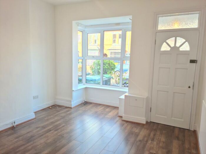2 Bedroom Terraced House To Rent In Loxley Road, B67