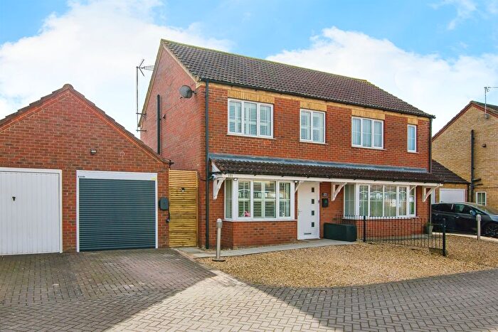 3 Bedroom Semi-Detached House For Sale In Wygate Road, Spalding, PE11