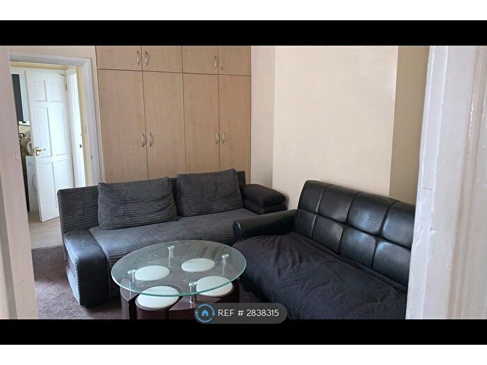 2 Bedroom Flat To Rent In Coldharbour Lane, Hayes, UB3