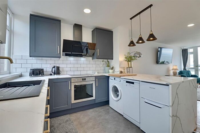 3 Bedroom Maisonette To Rent In Marine Parade West, Lee-On-The-Solent, PO13