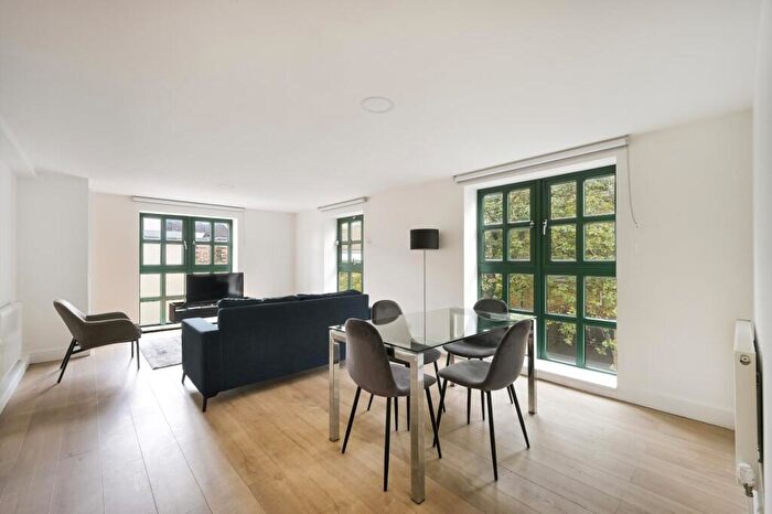 2 Bedroom Apartment To Rent In Concordia Wharf, London, E14