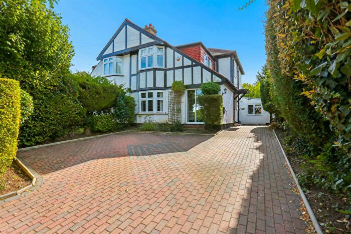 4 Bedroom Semi-Detached House For Sale In Ingleby Way, Wallington, SM6