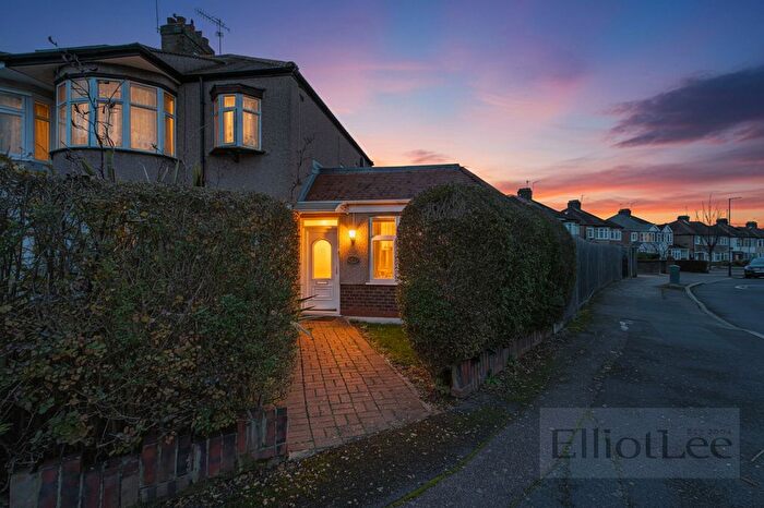 2 Bedroom Terraced Bungalow To Rent In Grosvenor Avenue, Harrow, HA2
