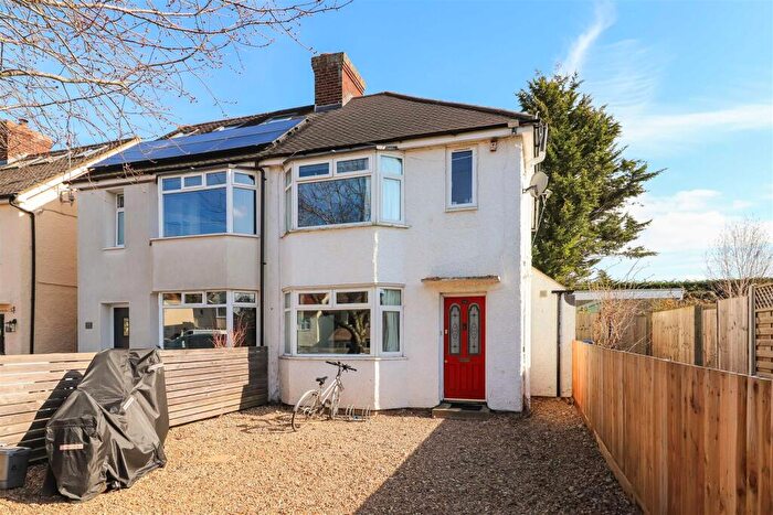 2 Bedroom Semi Detached House For Sale In The Westering, Cambridge, CB5
