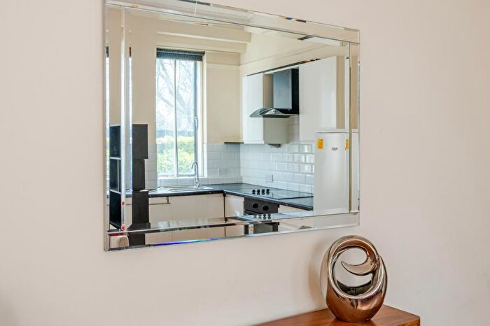 1 Bedroom Flat To Rent In Porchester Gate, Bayswater Road, W2