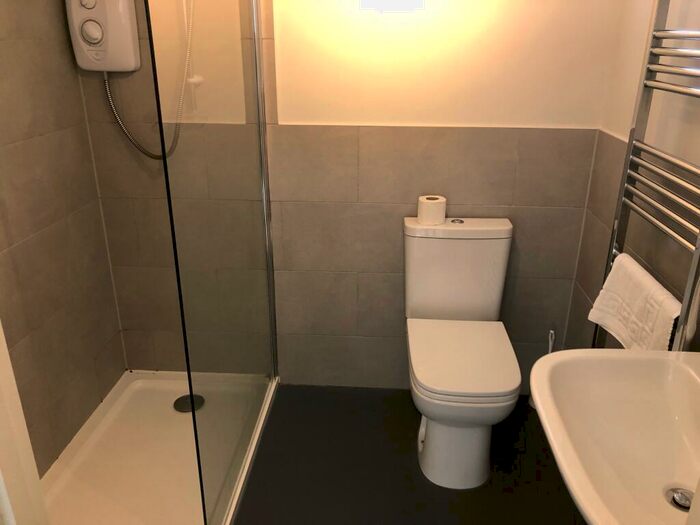 2 Bedroom Chalet To Rent In Millendreath, PL13