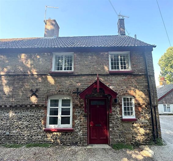 2 Bedroom Property To Rent In High Street, Piddlehinton, Dorchester, DT2