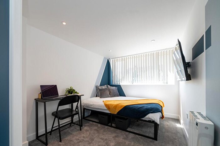 1 Bedroom End Of Terrace House To Rent In Oakdene, Cheshunt, EN8