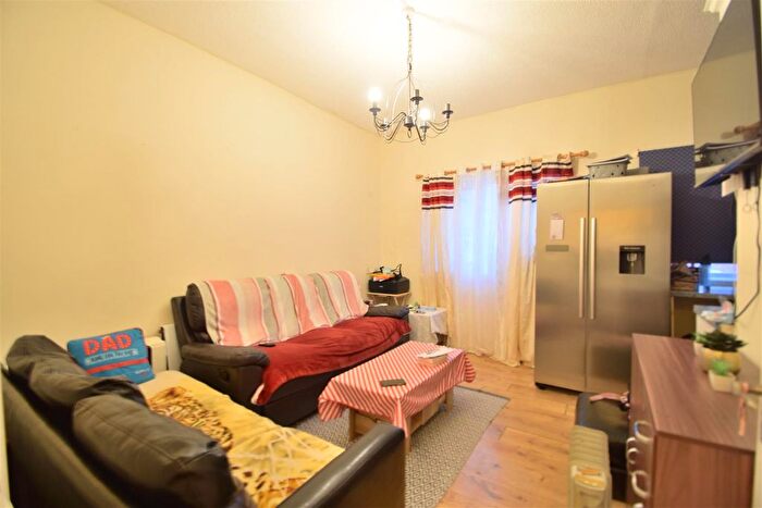 2 Bedroom Flat For Sale In Parliament Street, Gloucester, GL1