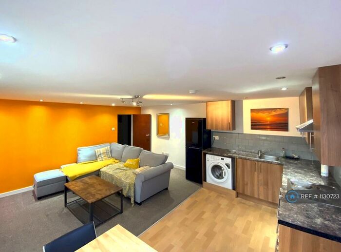 2 Bedroom Flat To Rent In Palatine Road, Manchester, M20