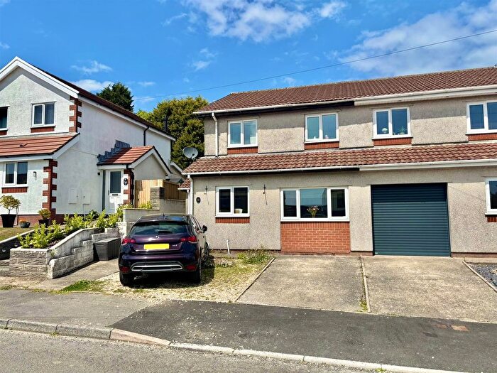 3 Bedroom Semi-Detached House For Sale In Priors Way, Dunvant, Swansea, SA2