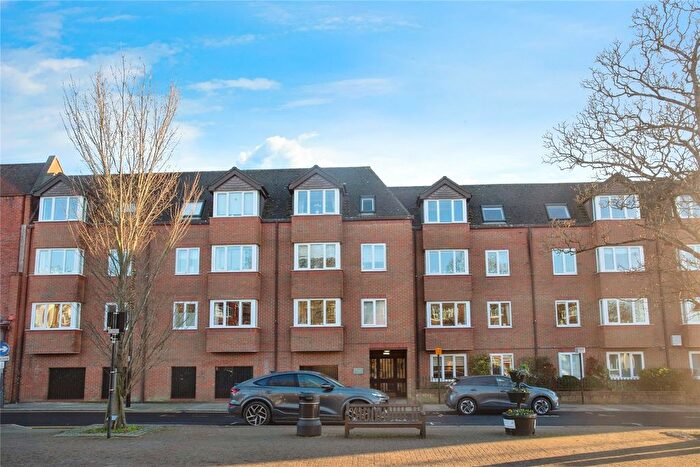 Studio For Sale In Lutyens Lodge, Pinner, HA5