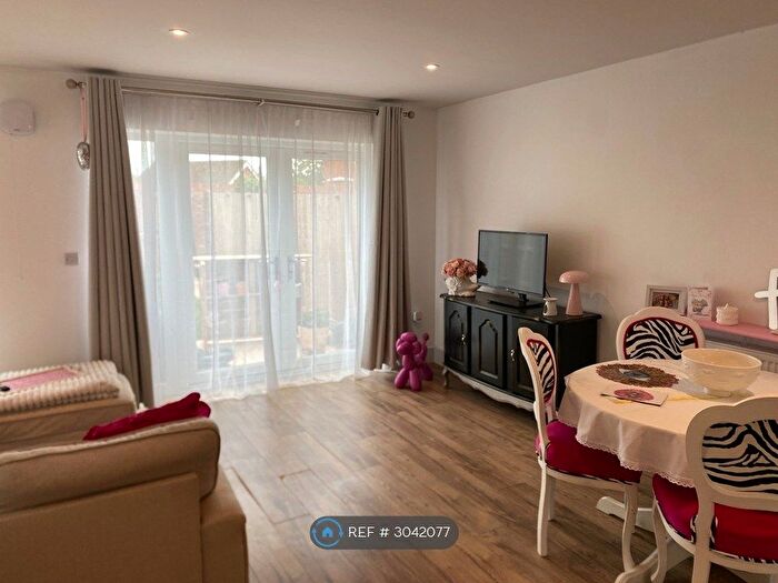 2 Bedroom Semi-Detached House To Rent In Blackburn Court, Lincoln, LN4