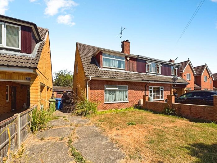 3 Bedroom Semi-Detached House For Sale In Ladywood Avenue, Farnborough, Hampshire, GU14