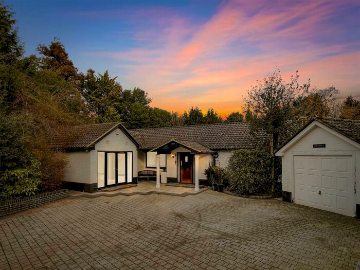 4 Bedroom Detached House For Sale In Station Road, Lingfield, RH7