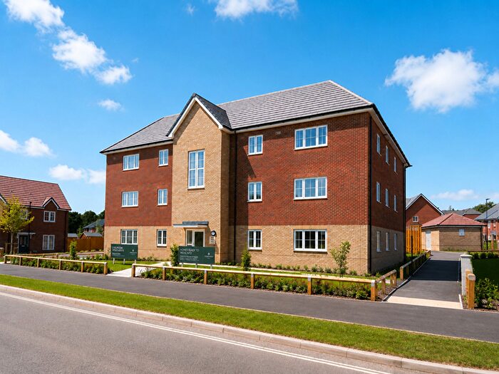 1 Bedroom Apartment For Sale In Kingsmead Avenue, Chichester, PO19