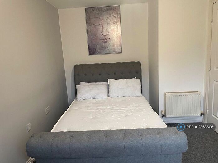 4 Bedroom Semi-Detached House To Rent In Scott Close, Stratford-Upon-Avon, CV37