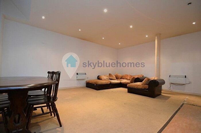 2 Bedroom Flat To Rent In Wimbledon Street, Leicester, LE1