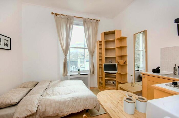 Studio To Rent In Belgrave Road, Pimlico, London, SW1V