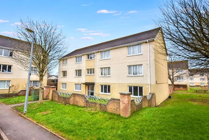 2 Bedroom Apartment To Rent In St. Lukes Avenue, Penarth, CF64