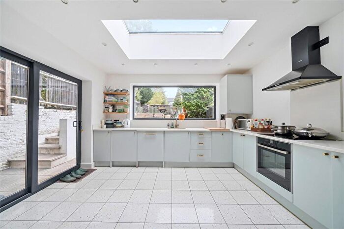 3 Bedroom End Of Terrace House For Sale In Grasmere Road, Bromley, BR1