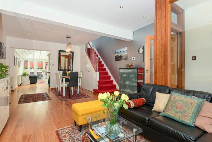 2 Bedroom Flat To Rent In Child's Street, London, SW5