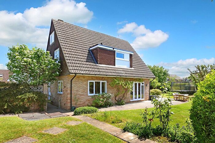 6 Bedroom Detached House For Sale In Bealings End, Beaconsfield, Buckinghamshire, HP9