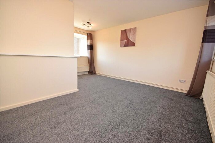 1 Bedroom Apartment To Rent In Holtdale Green, Leeds, West Yorkshire, LS16